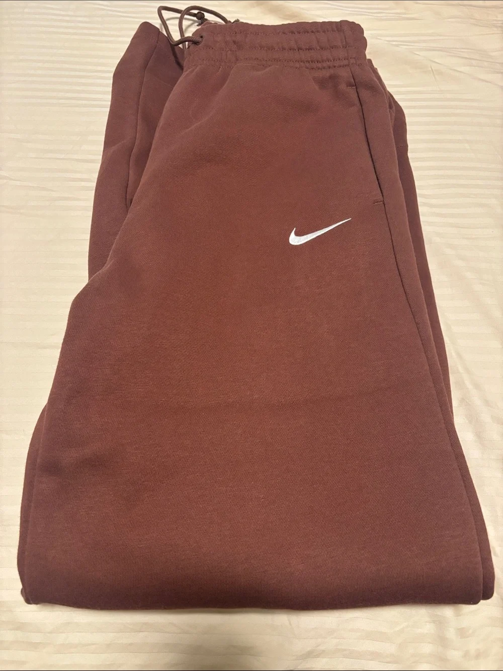 Women’s S Nike Brown Sweatpants